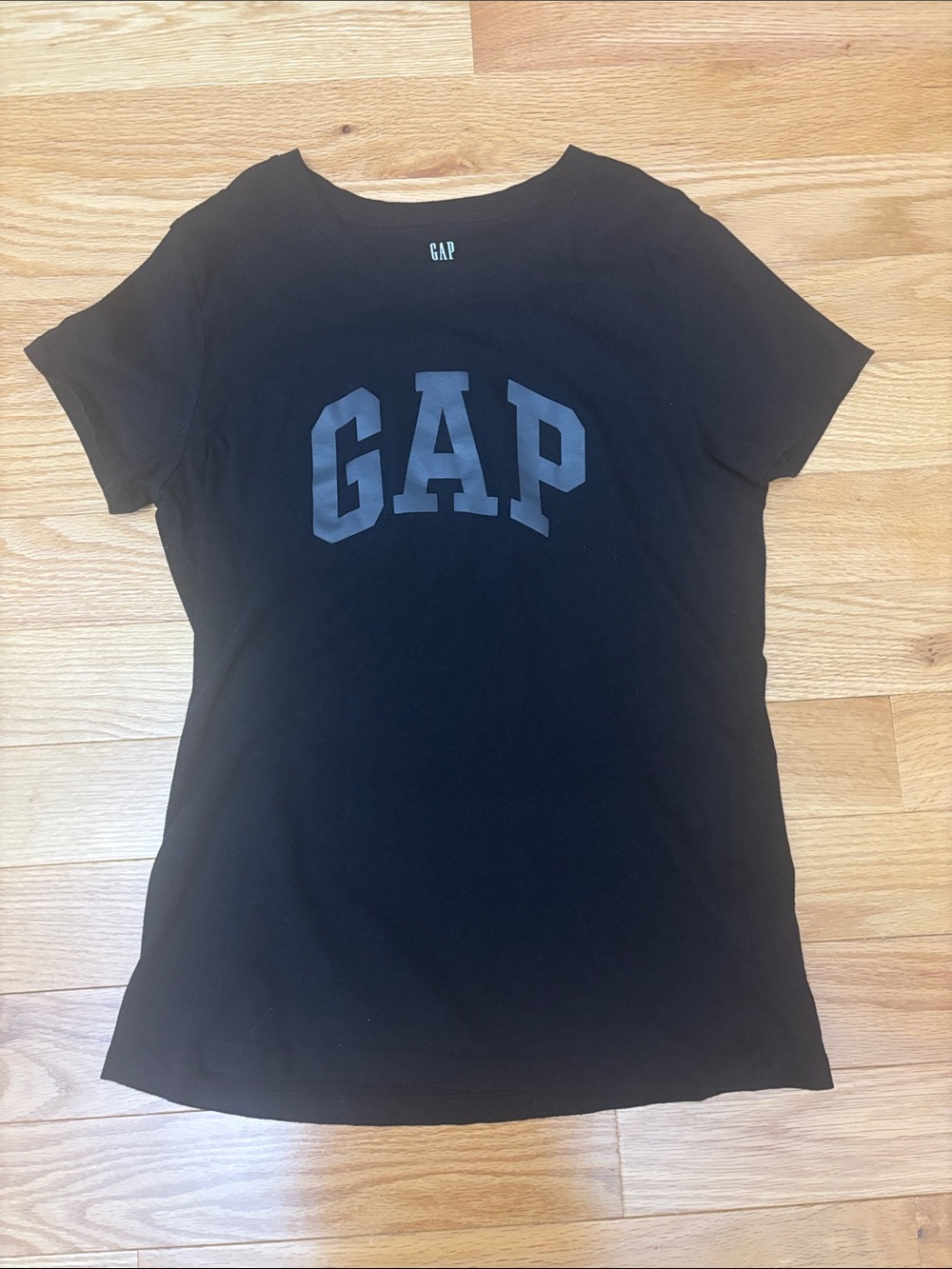 GAP Black Logo T-shirt
